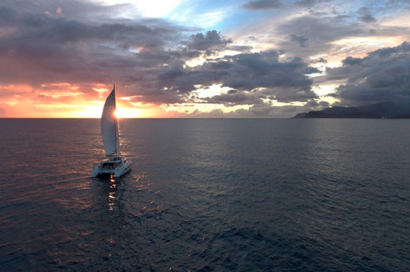 Luxury-Yacht-Sunset-Cruise